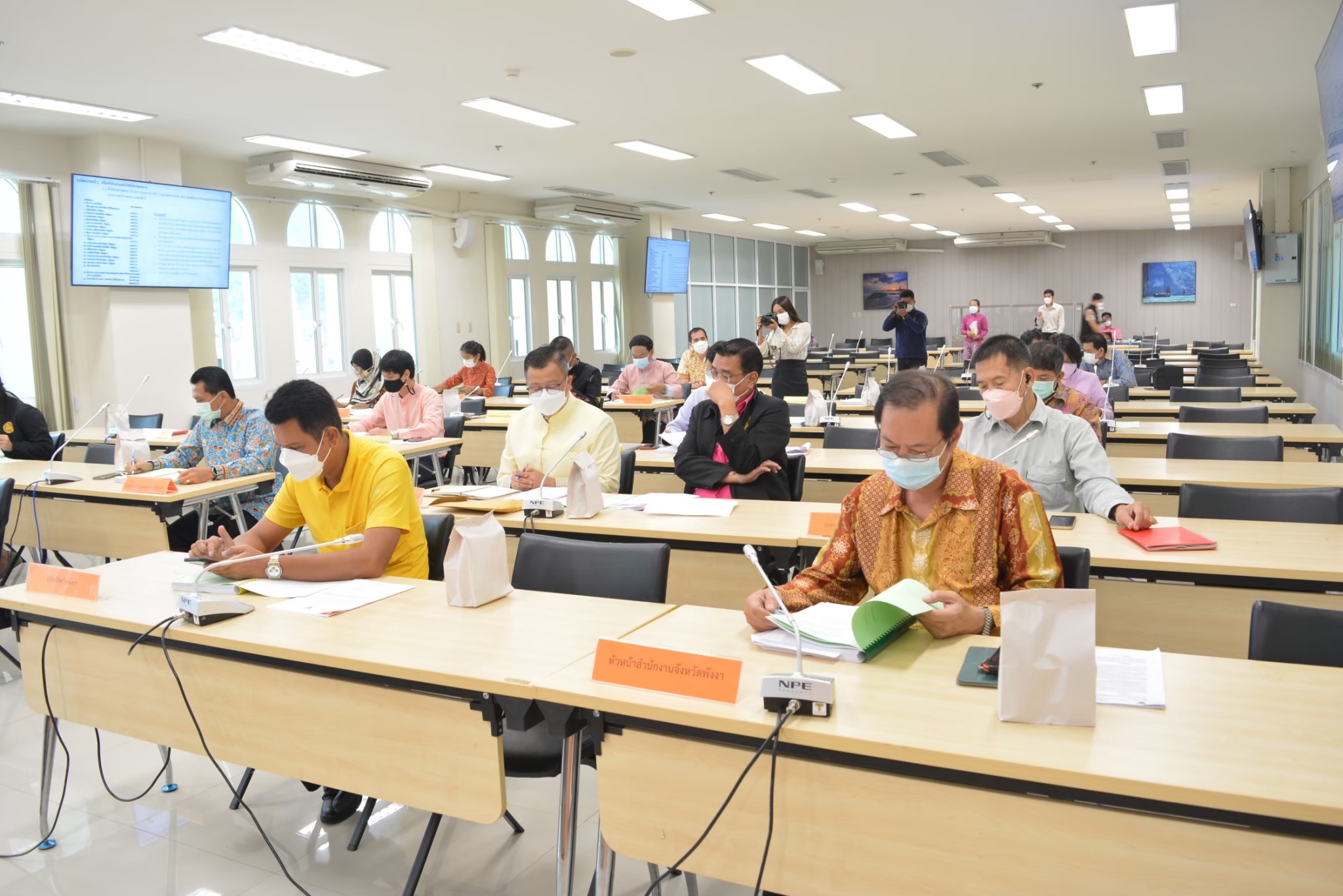 LINE_ALBUM_ประชุมคณะทำงานกองทุนฯ 5.4.2565_250403_1